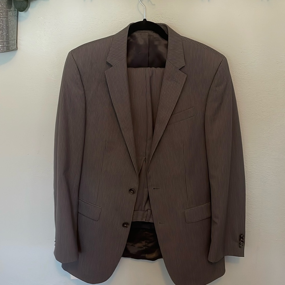 Kenneth Cole - Men’s grey pinstripe suit 40L and pants 34” waist